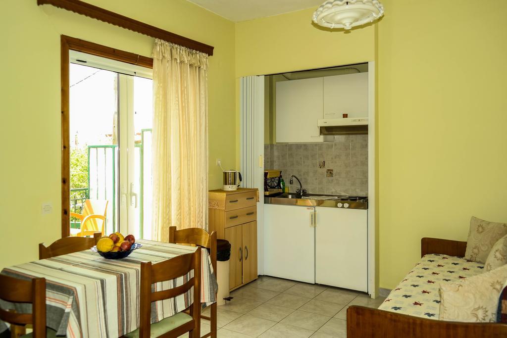 Maistreli Hotel Apartments Stoúpa Pokoj fotografie